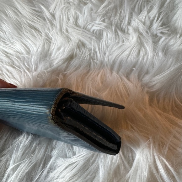 Louis Uvittion Blue Epi Tressor Wallet - Picture 6 of 12